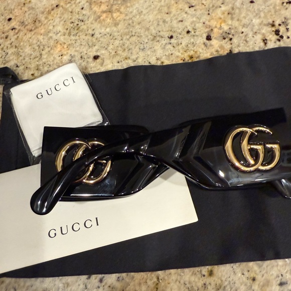 Gucci Glossy Black Sunglasses with Gold Accents - Picture 6 of 8